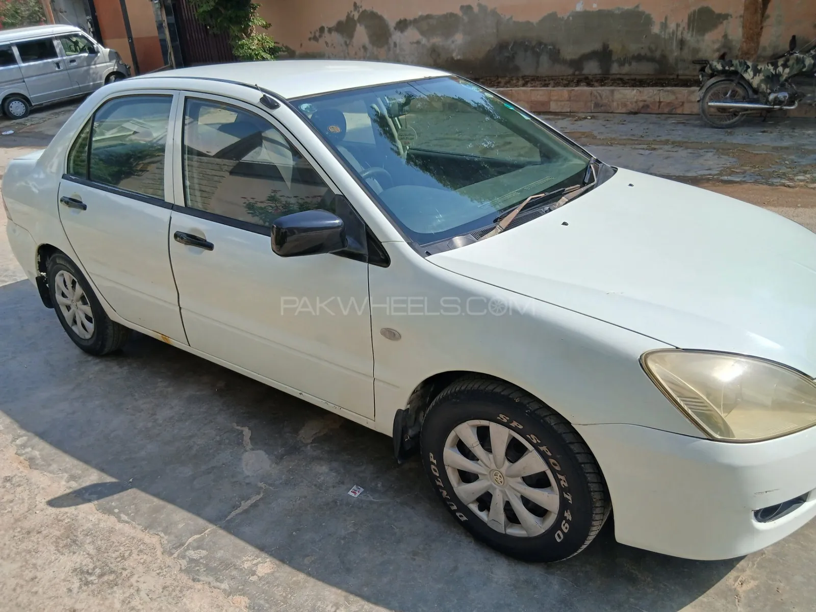 Mitsubishi Lancer