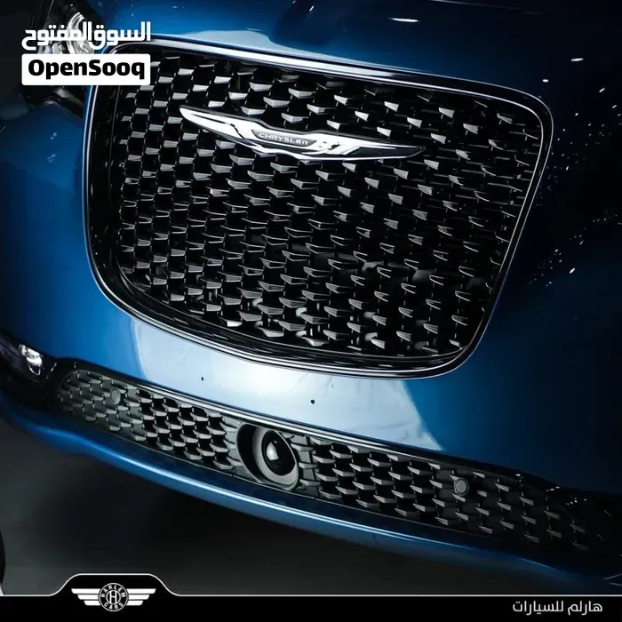 Chrysler 300 2022 photo 2
