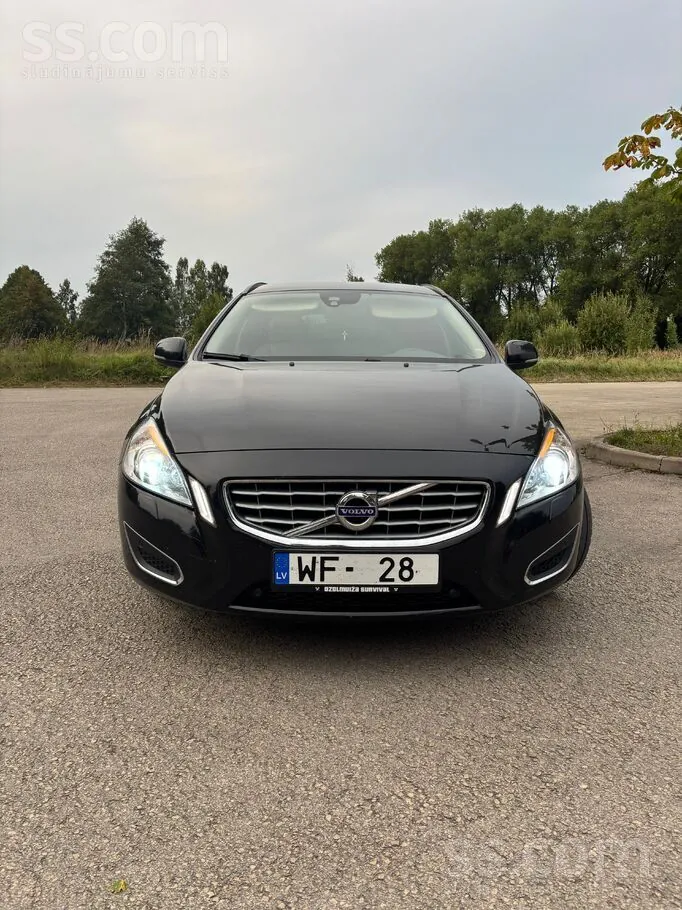 Volvo V60 2012 photo 2