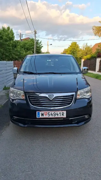 Lancia Voyager