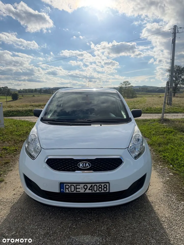 Kia Venga 2012 photo 2