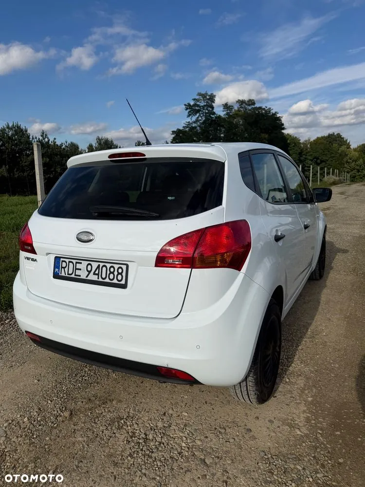 Kia Venga 2012 photo 5