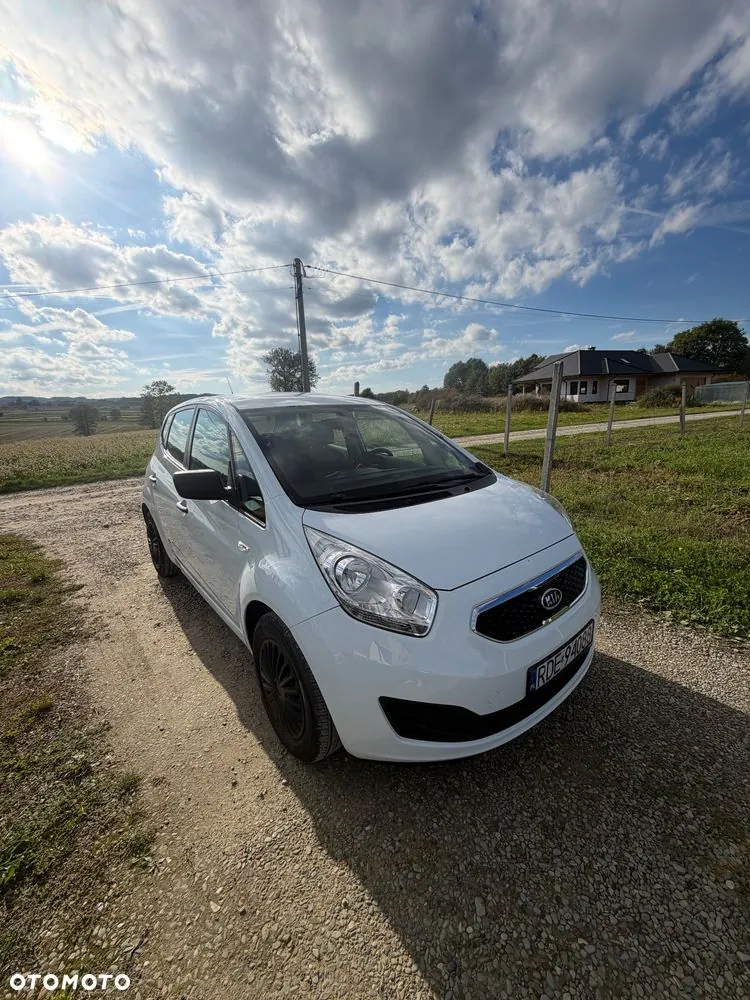 Kia Venga 2012 photo 3
