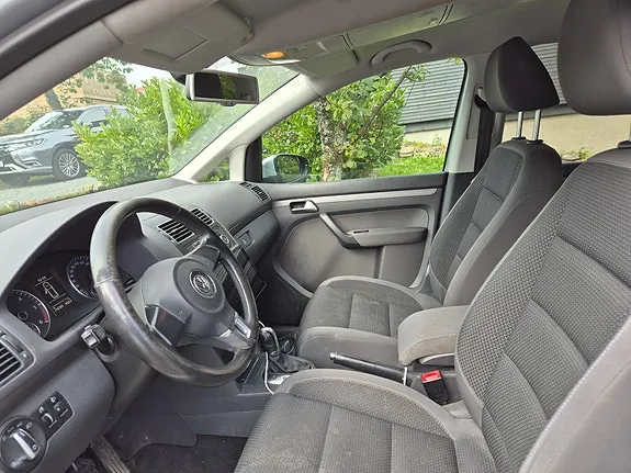 Volkswagen Touran 2011 photo 5