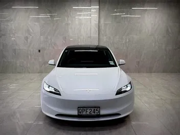 Tesla Model 3 2024 photo 4