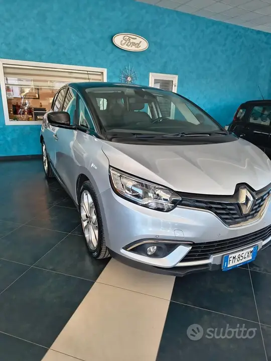 Renault Scenic 2018 photo 2