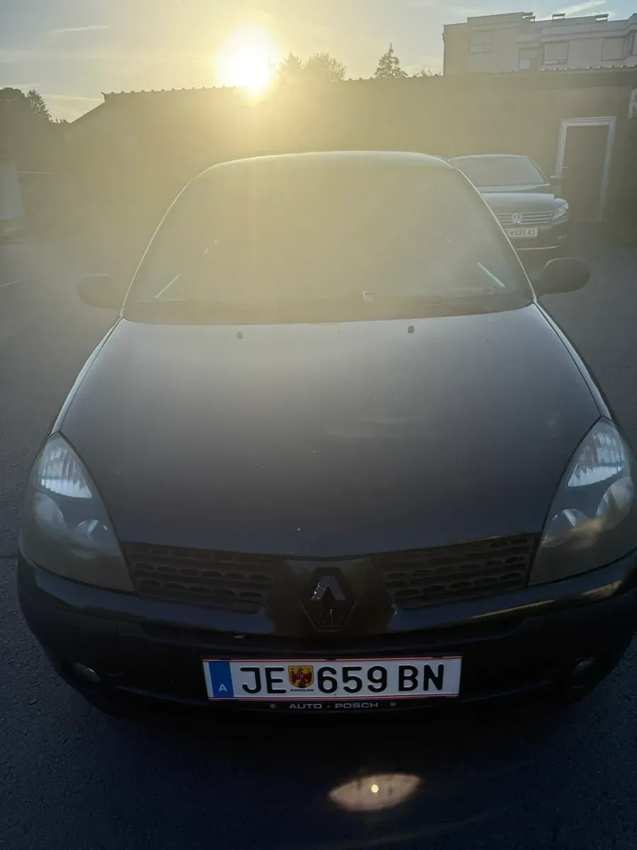Renault Clio 2003 photo 2