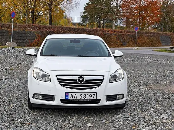 Opel Insignia 2010 photo 2