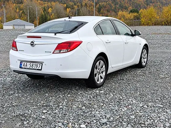 Opel Insignia 2010 photo 4