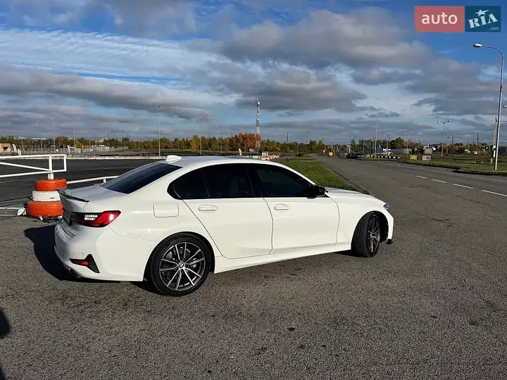BMW 3 Series 2019 photo 5