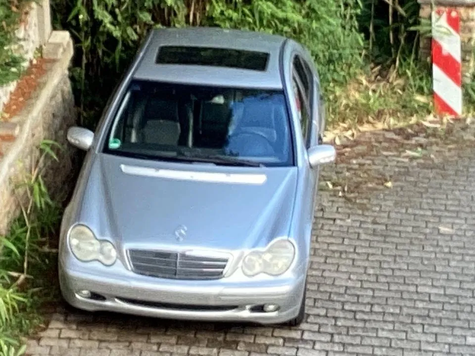 Mercedes-Benz 200
