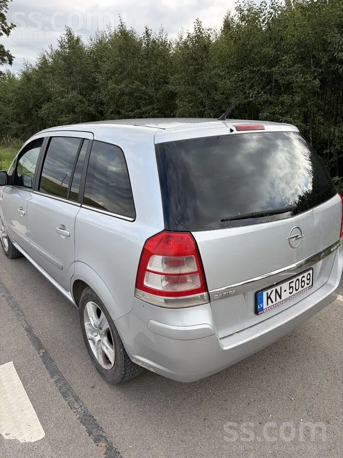 Opel Zafira 2009 photo 4