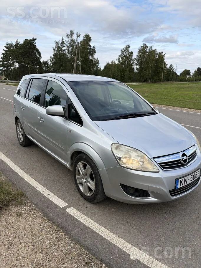 Opel Zafira 2009 photo 2