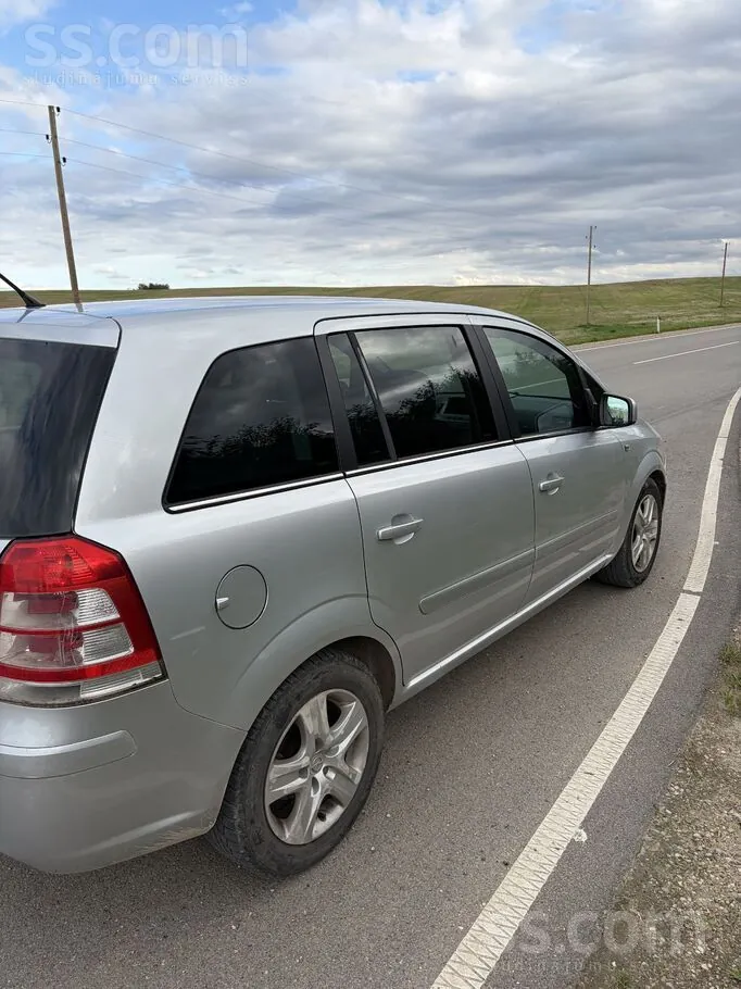 Opel Zafira 2009 photo 3