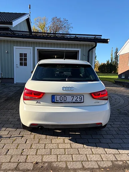 Audi A1 2011 photo 3