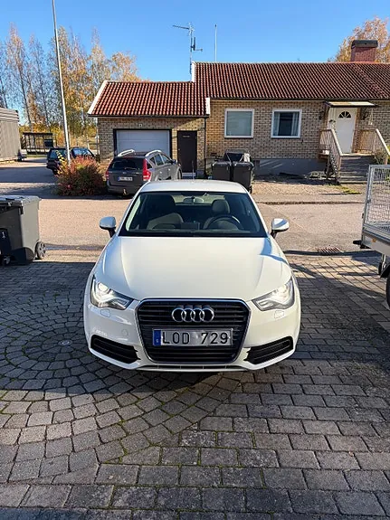 Audi A1 2011 photo 2