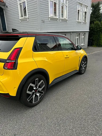 Renault 5 E-Tech 2025 photo 5
