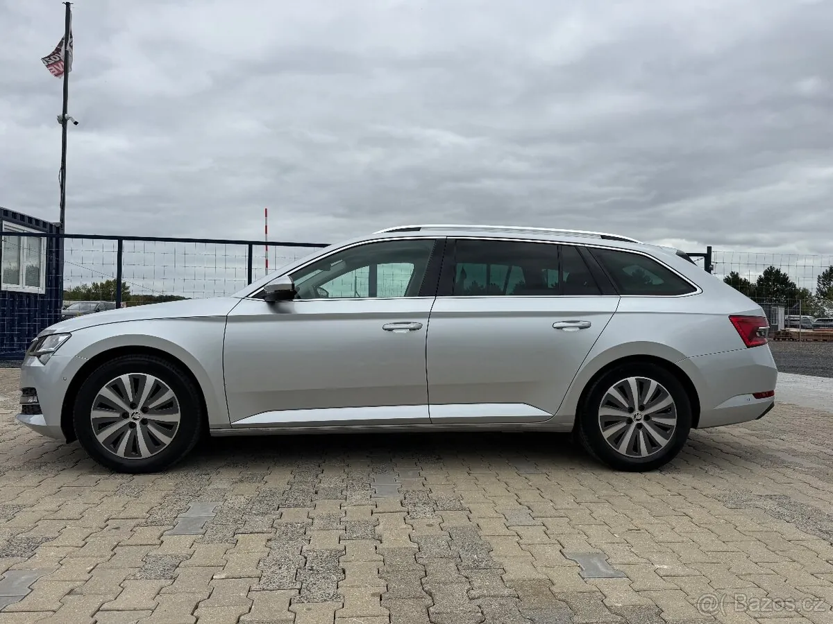 Skoda Superb 2022 photo 5