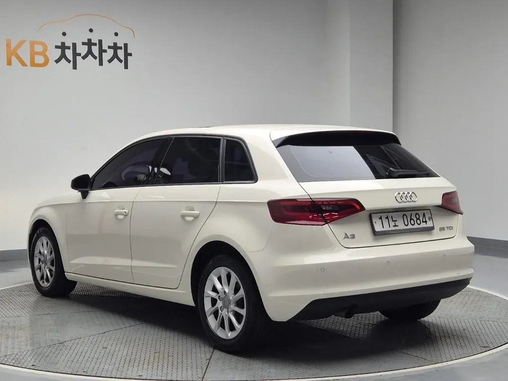 Audi A3 2015 photo 2
