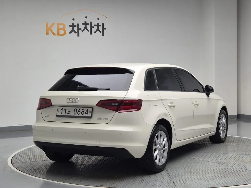 Audi A3 2015 photo 3