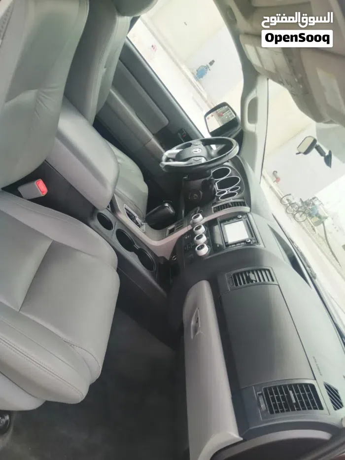 Toyota Sequoia 2017 photo 3