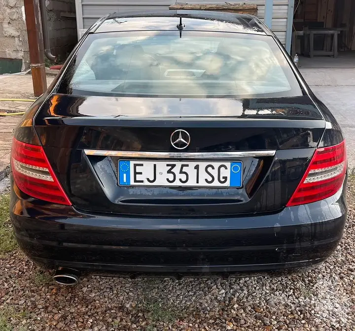 Mercedes-Benz C-Class 2011 photo 3