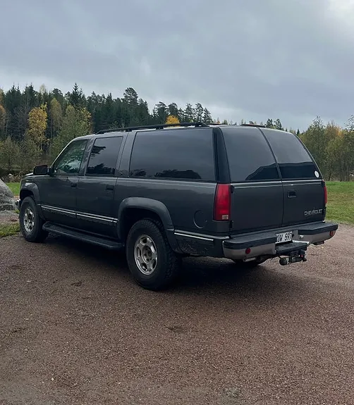 Chevrolet Suburban 1999 photo 2