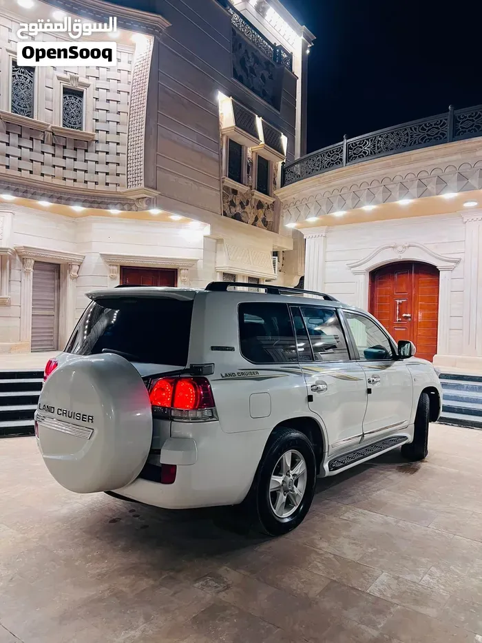 Toyota Land Cruiser 2010 photo 2