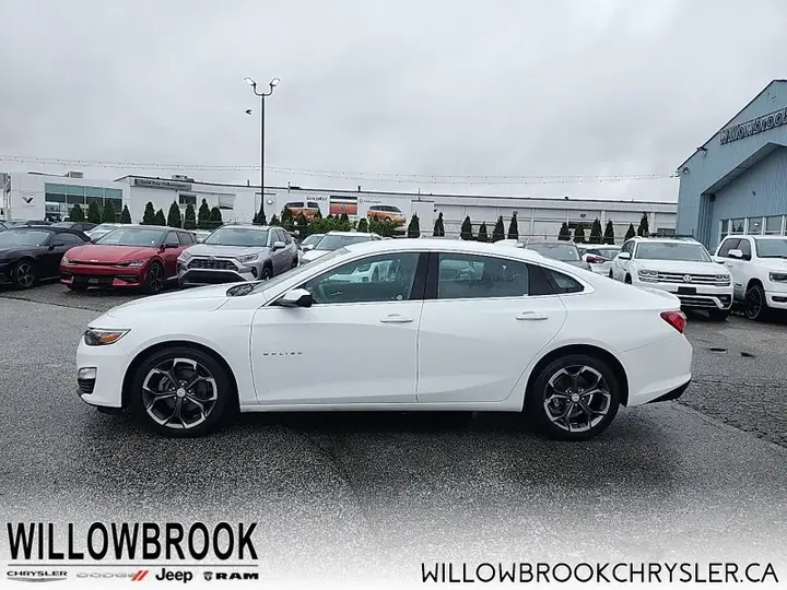 Chevrolet Malibu 2022 photo 2