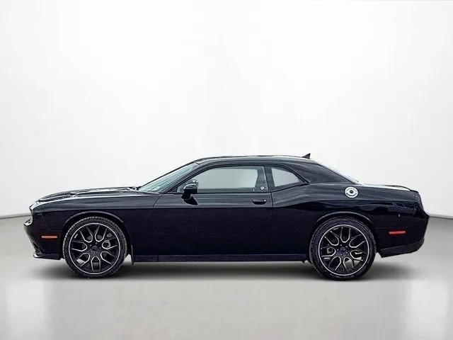 Dodge Challenger 2023 photo 2
