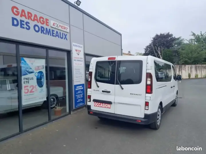 Renault Trafic 2016 photo 2