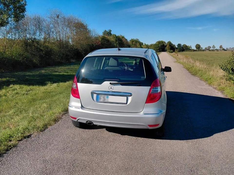 Mercedes-Benz A 180
