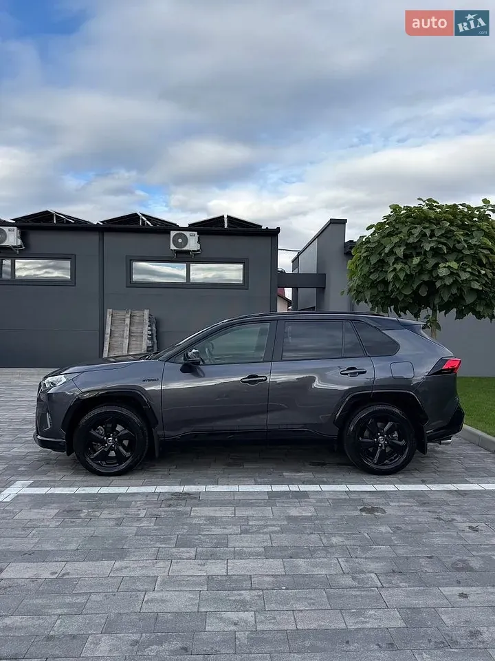 Toyota Rav4 2021 photo 2