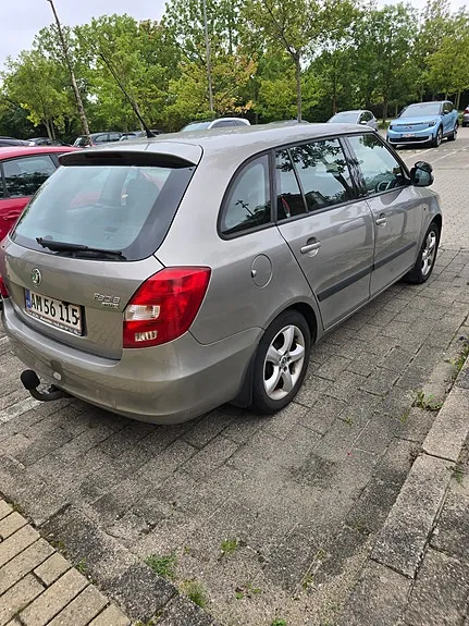 Skoda Fabia 2008 photo 4