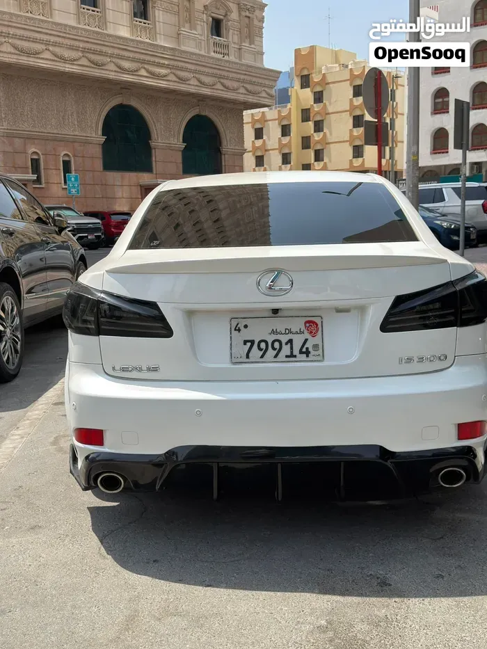 Lexus Is 300 2011 photo 3