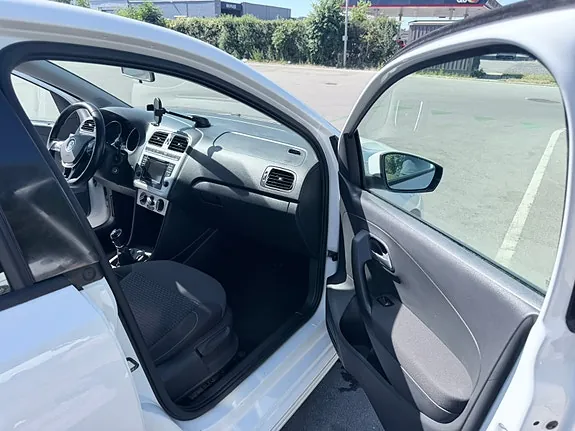 Volkswagen Polo 2015 photo 4