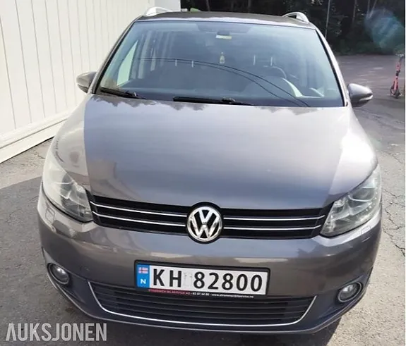 Volkswagen Touran 2012 photo 2