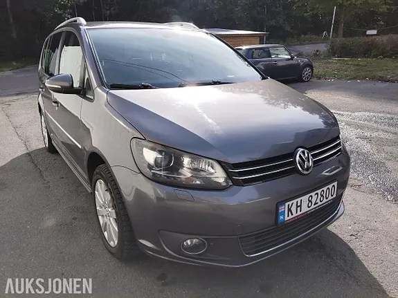 Volkswagen Touran 2012 photo 3