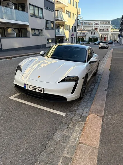 Porsche Taycan 4S