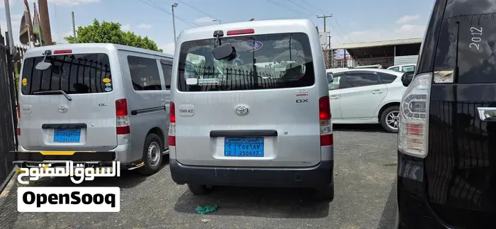 Toyota Bus - Van 2009 photo 3