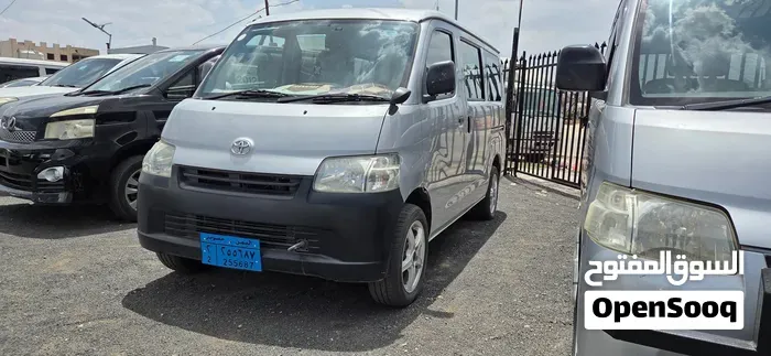 Toyota Bus - Van