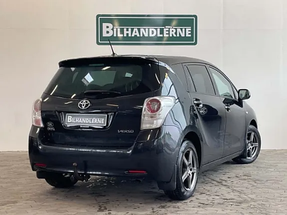 Toyota Verso 2011 photo 2