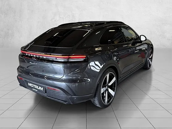 Porsche Macan 4 2026 photo 4