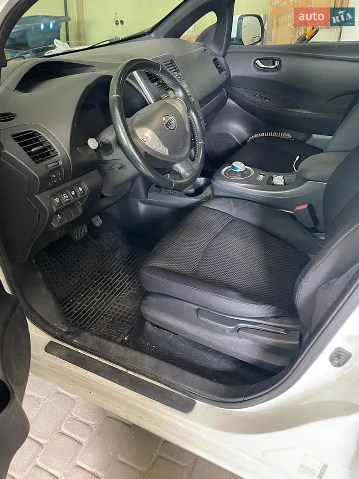 Nissan Leaf 2013 photo 4