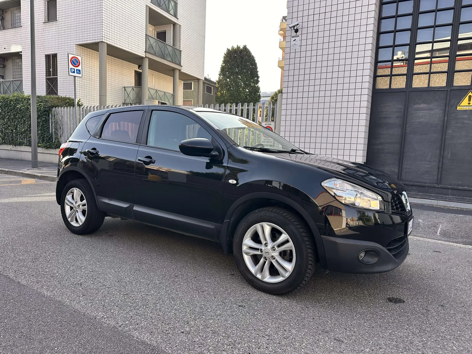 Nissan Qashqai 2012 photo 5