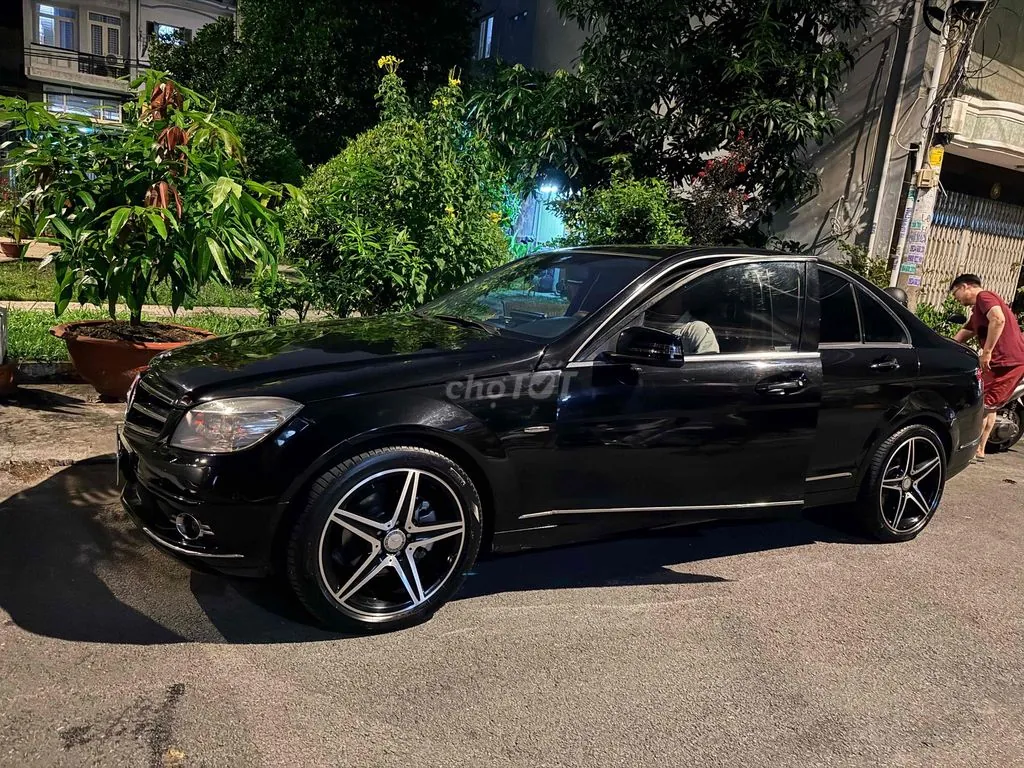 Mercedes-Benz C-Class 2008 photo 2