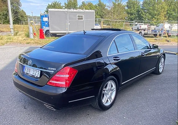 Mercedes-Benz S400 2010 photo 2