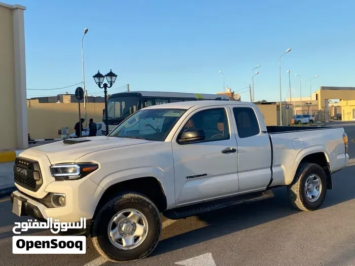 Toyota Tacoma 2020 photo 2