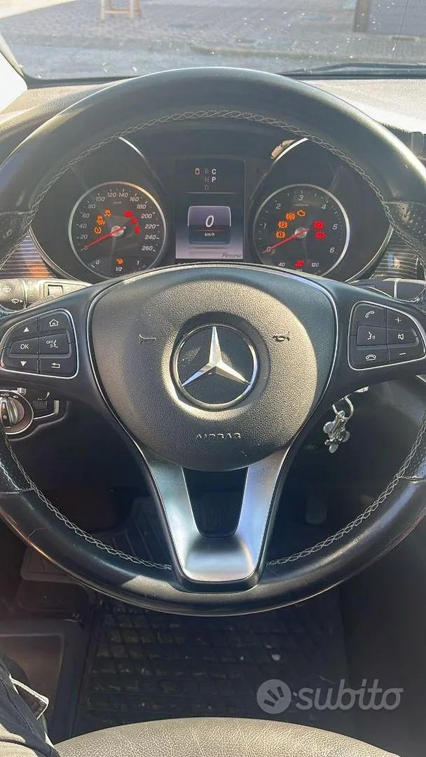 Mercedes-Benz V-Class 2020 photo 2