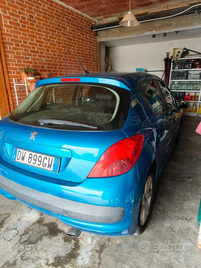 Peugeot 207 2009 photo 2